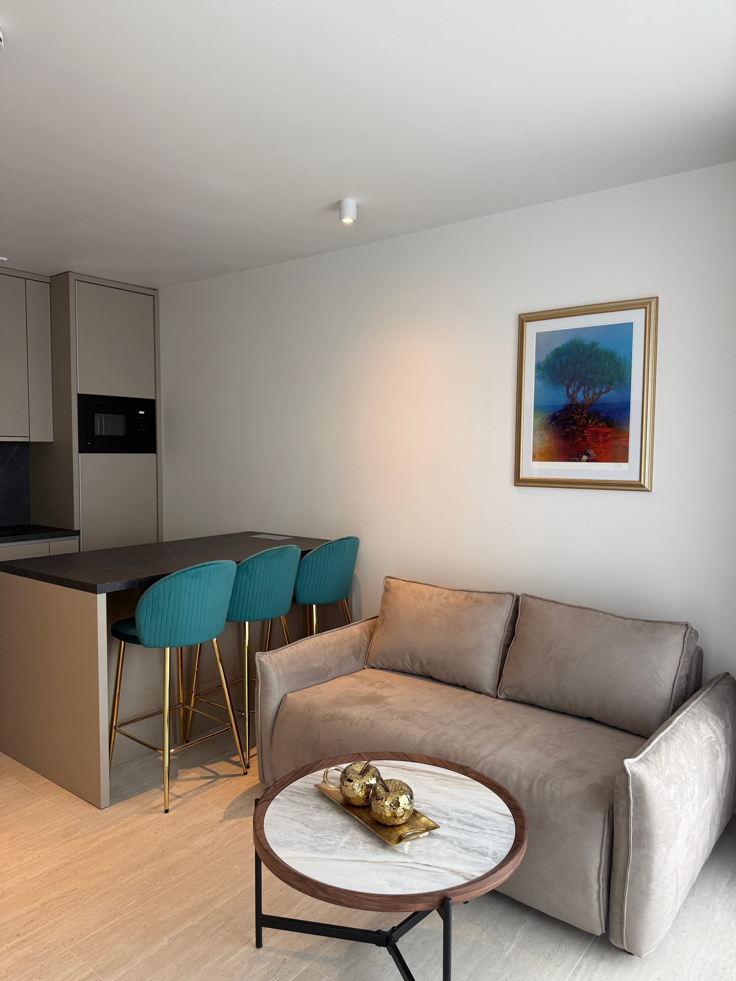 Suite br. 5 s izravnim pogledom na more i jednom spavaćom sobom