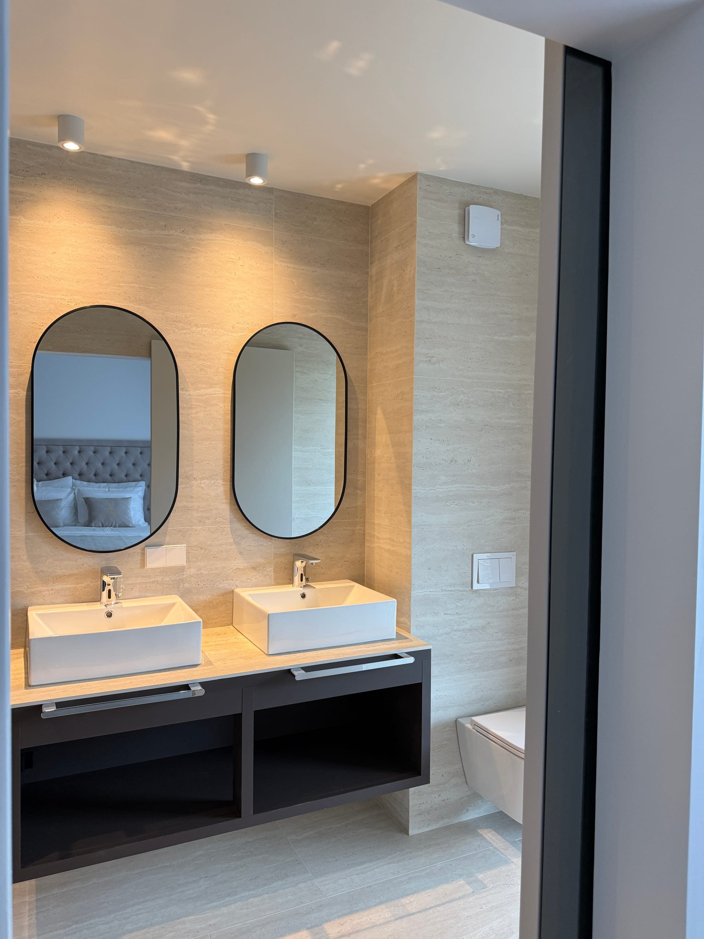 Suite br. 6 – hotelska soba s kupaonicom i pogledom na more